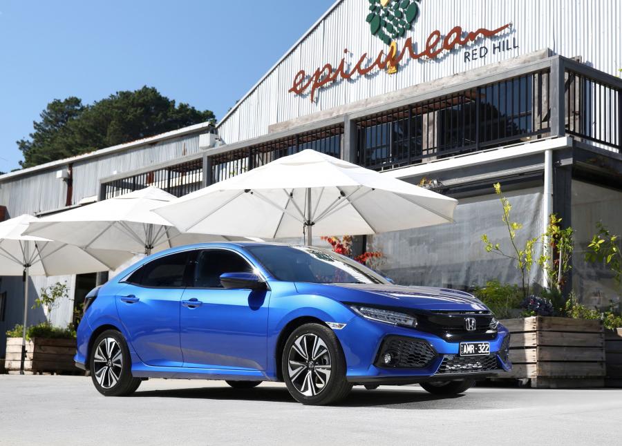  Honda Civic VTi-LX Hatchback 2017 года  (AU) (фото 6 из 40)